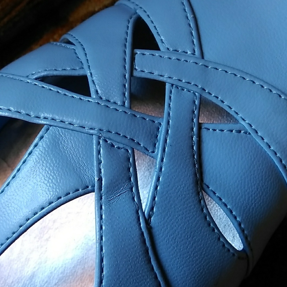 Shoes - Picture 2 of 4